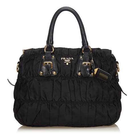 prada handbag classic